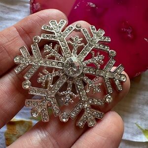Vintage Snowflake Brooch